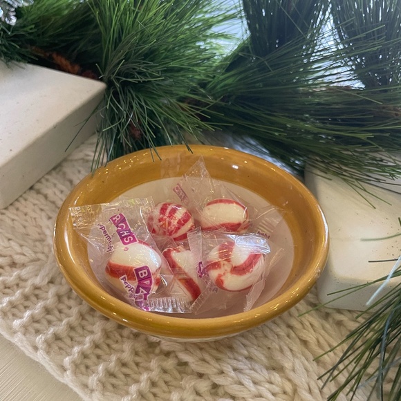 SMALL COUNTRY/PRIMITIVE YELLOW BOWL - Picture 8 of 8